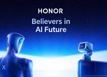 تصویر مفهومی برند HONOR با دو ربات هوشمند در مقابل افق زمین و شعار “Believers in AI Future”؛ نمایش چشم‌انداز آینده هوش مصنوعی و نوآوری‌های AI محور
