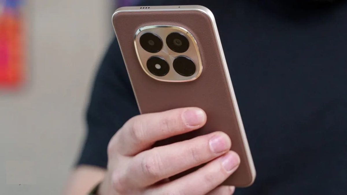 Redmi Note 15 Pro+ 5G به تراشه قدرتمند Snapdragon 7s Gen 3 با لیتوگرافی 4 نانومتری مجهز شده که در تستهای پردازشی چند هستهای عملکردی نزدیک به پرچمداران نسل قبل دارد.