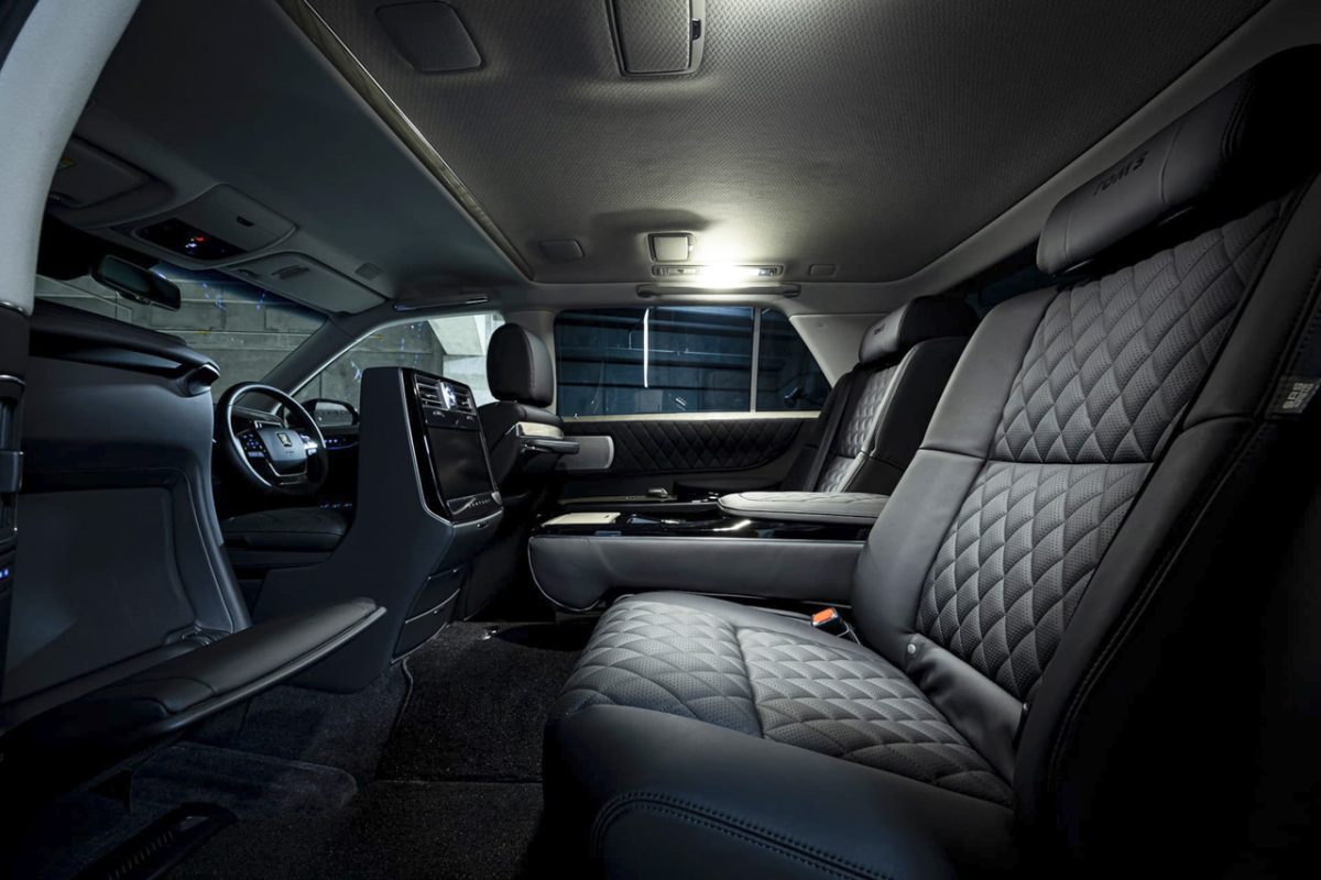 شرکت TOM’S از نسخه سفارشی و فوق‌لوکس تویوتا سنچوری رونمایی کرد