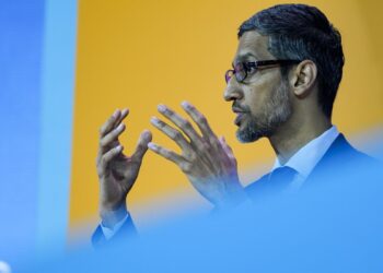 پیچای می گوید : «نگرانی‌های واقعی وجود دارد که با این تعداد کارمند به طور کل  بهره‌وری گوگل آن جایی نیست که باید باشد».