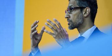 پیچای می گوید : «نگرانی‌های واقعی وجود دارد که با این تعداد کارمند به طور کل  بهره‌وری گوگل آن جایی نیست که باید باشد».