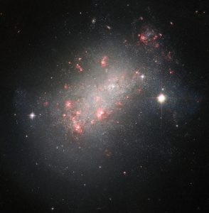 تلسکوپ هابل عکسی از NGC-1156منتشر کرد