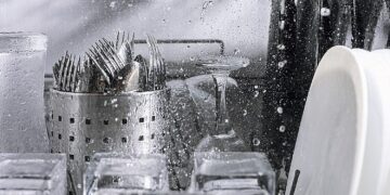 ماشین ظرف شویی بدون نیاز به مواد شوینده و با استفاده از بخار