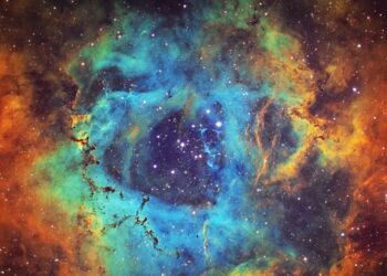 تصویر انتزایی از فسیل کهکشان رادیویی