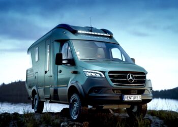 شرکت آلمانی هایمر سازنده کاروان ، ساخت "هایمر ونچر اس"  (Hymer Venture S) خود را به عنوان یک خودرو مفهومی آغاز کرد.