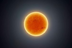 اگر می خواهید در مورد تاریخ خورشید بیاموزید فقط کافیست در ماه  جستجو کنید. این توصیه گروهی از دانشمندان برای کمک به درک تاریخ  خورشید است