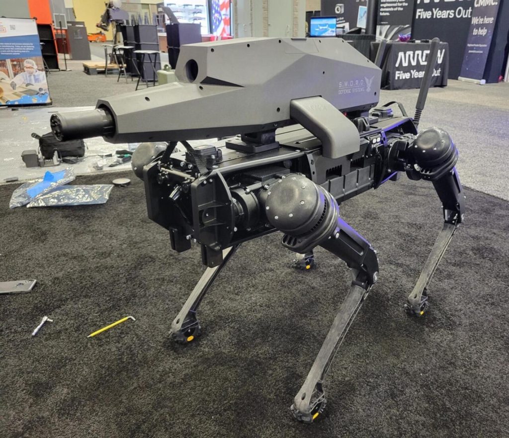 گروهی از شرکت‌های رباتیک با انتشار نامه‌ای سرگشاده در تلاش برای جلوگیری از گسترش ربات های مسلح در جامعه، متعهد شده‌اند که رباتهای خود را مسلح نکنند و از کاربران نیز خواسته‌اند همین کار را انجام دهند.