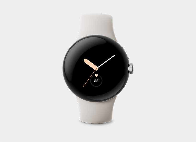 جمعه گذشته گوگل از «Google Pixel Watch» رونمایی کرد، اولین ساعت هوشمند خود که طراحی شیک و ساخت با کیفیت بالا را با مجموعه ای از ویژگی های ردیابی و سلامت از Fitbit وابسته به این شرکت ترکیب می کند.