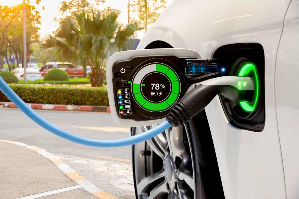 چندین شرکت و موسسه تحقیقاتی در حال کار بر روی شارژ سریع خودروهای الکتریکی هستند و دانشگاه پن استیت در ایالات متحده اخیراً از پیشرفت جدیدی در این راستا خبر داده است.