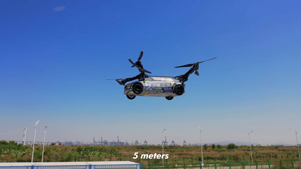 شرکت XPeng طراحی خودرو پرنده AeroHT دو تنی خود را مانند یک اتومبیل الکتریکی لوکس با سیستم هشت گردبا بالابر عمودی بازشونده به روز کرده است.