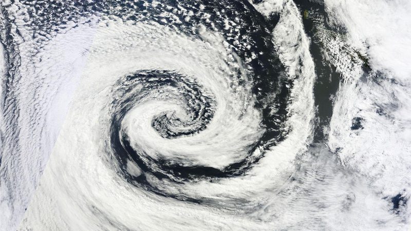 طوفان فرا گرمسیری در سواحل استرالیا در سال 2012.