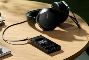 واکمن، برند افسانه ای پخش موسیقی سونی از دهه 1980، یک جفت واکمن اندرویدی جدید با نام های NW-A300 و NW-ZX700 معرفی کرده است.
