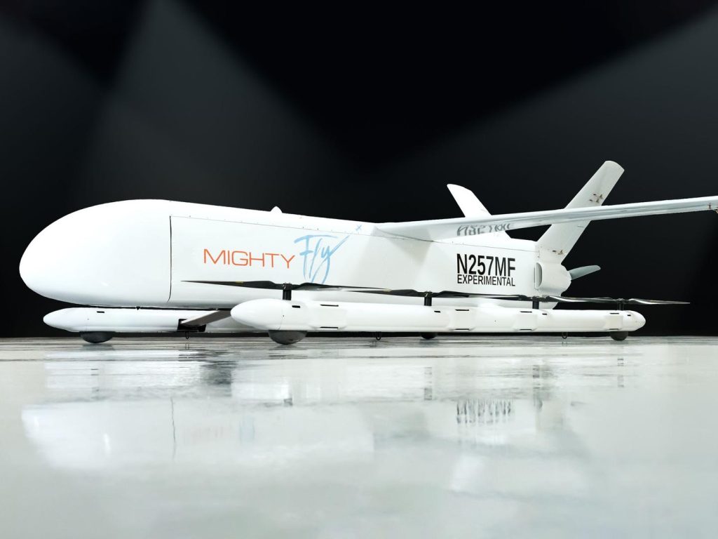 شرکت MightyFly  پهپاد خودران باری به نام سنتو ( Cento) ساخته است که می تواند 45 کیلوگرم بار را تا مسافت یک هزار کیلومتری حمل کند.