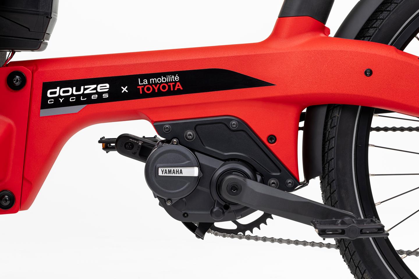 شرکت سازنده دوچرخه باری فرانسوی Douze Cycles در یک همکاری مشترک قصد دارد یک دوچرخه جدید با قابلیت حمل بار در جلو را به بازار عرضه کند.
