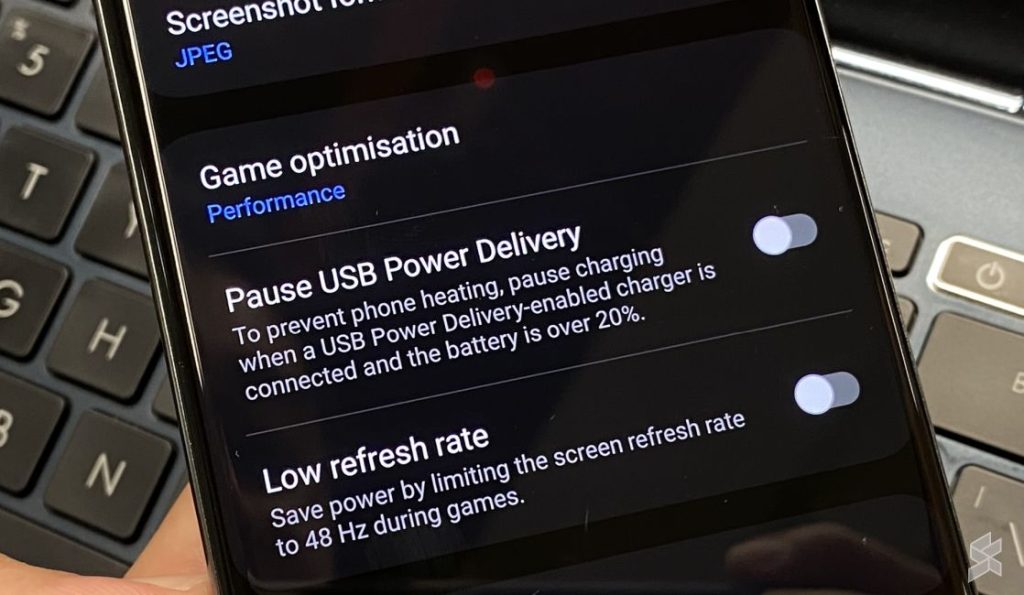 سامسونگ یک قابلیت عالی برای بهبود عملکرد بازی در سری گلکسی S23 با عنوان Pause USB Power Delivery ارائه کرده است.
