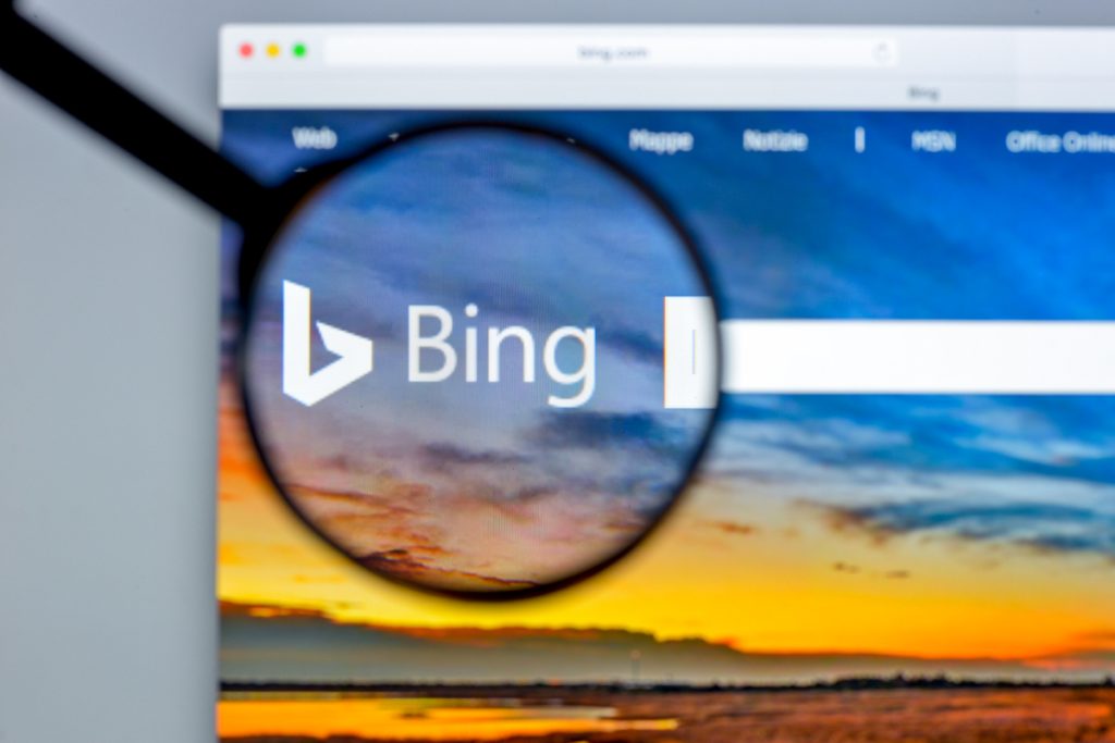 به گفته یکی از مدیران مایکروسافت این شرکت قصد ارائه Bing مجهز به ChatGPT به همه مرورگرها از جمله کروم را دارد.