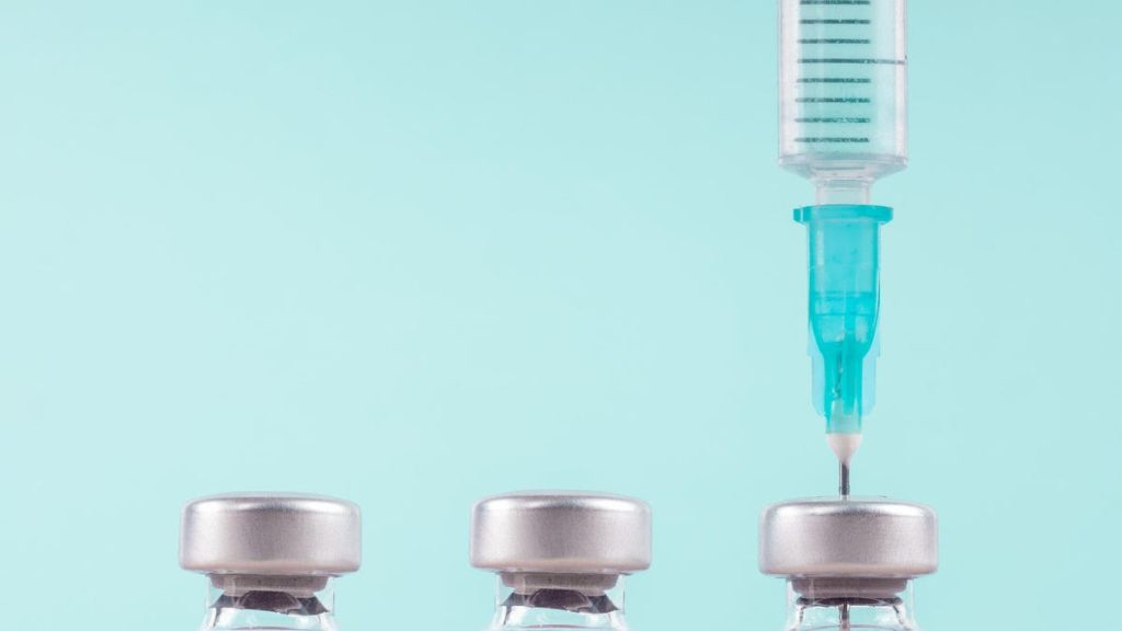 شرکت مدرنا اعلام کرد که تزریق واکسن کرونا پس از پایان مهلت اضطراری بهداشت عمومی در ماه می رایگان خواهد ماند.