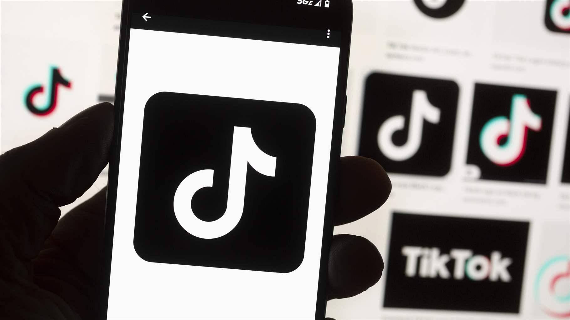 برنامه TikTok یکی از سایت&zwnj;های جمع آوری اطلاعات است، به گونه&zwnj;ای که اطلاعات بیشتری را نسبت به سایر برنامه&zwnj;های رسانه اجتماعی جمع آوری می&zwnj;کند.
