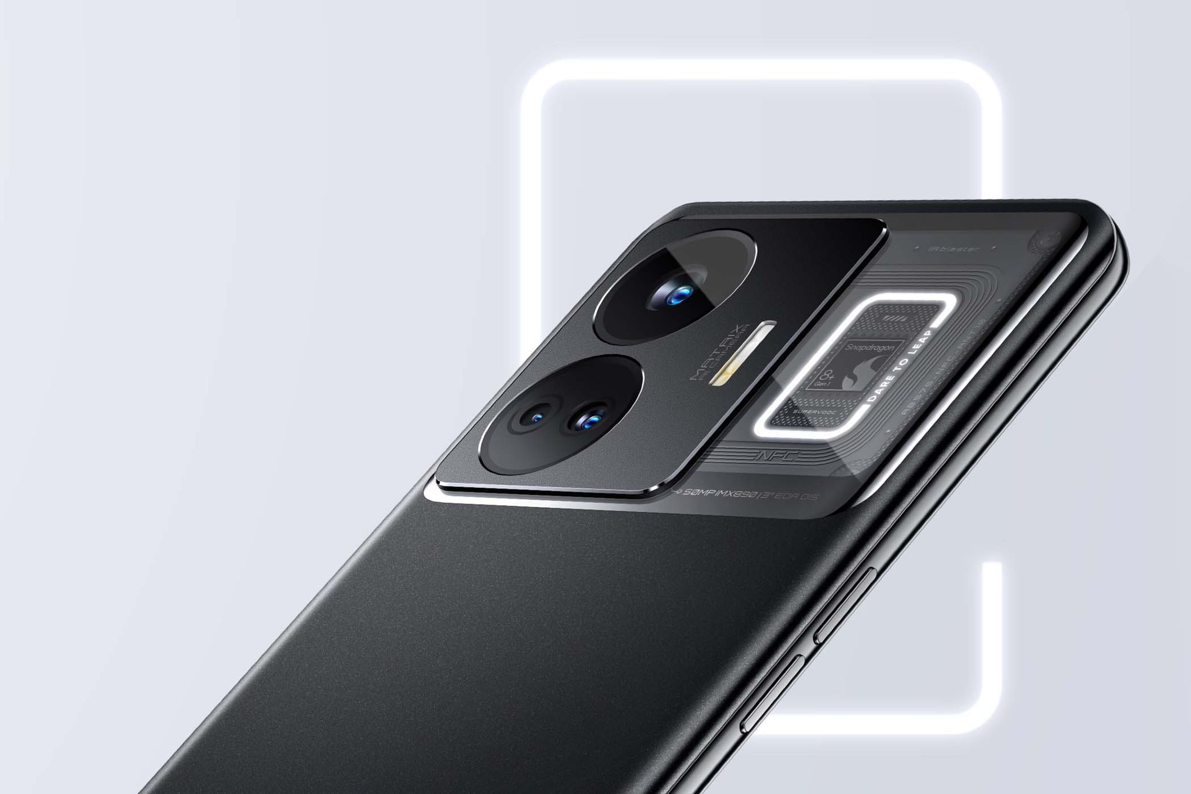 شرکت &nbsp;Realme به تازگی گوشی Realme GT3 مورد انتظار خود را با طراحی جذاب و شارژ سریع 240 واتی در نمایشگاه MWC 2023 عرضه کرده است.