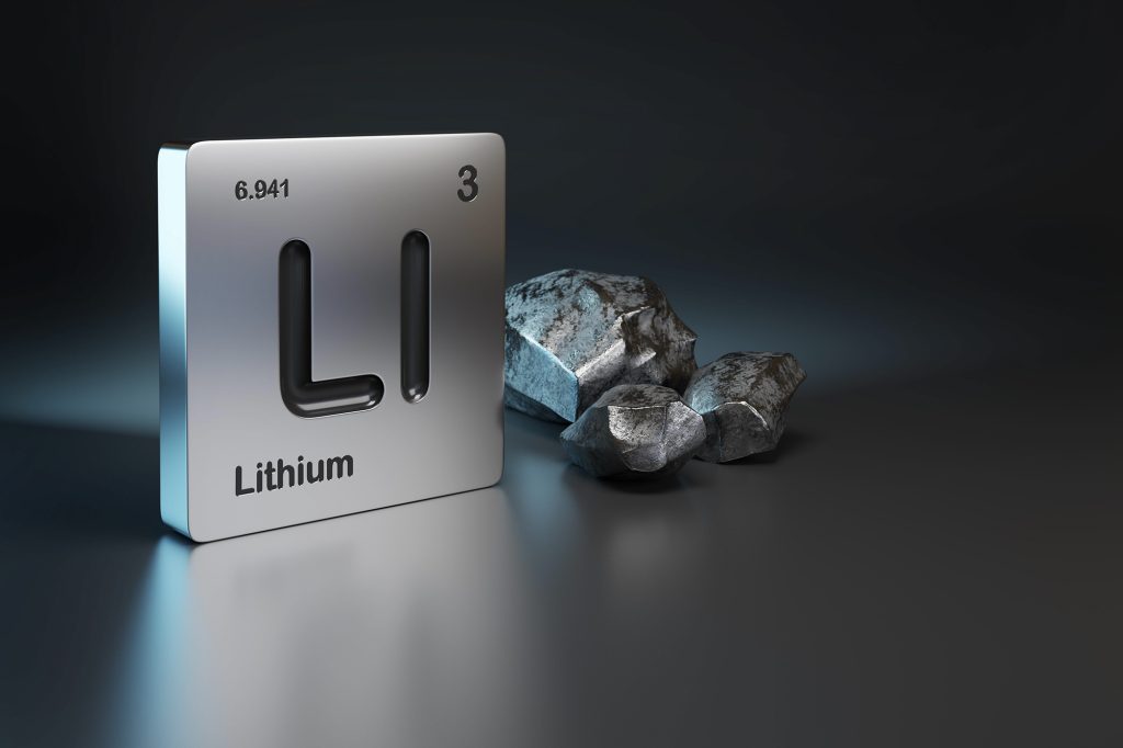 فلز لیتیوم یک ماده پرمصرف و استراتژیک در دنیای لوازم الکترونیک و صنایع هوایی محسوب می شود و اهمیتش به اندازه ای بالا رفته که آن را در سطح فلز گرانبهایی چون طلا و نفت می دانند.
