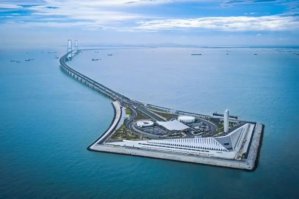 پل-تونل دریایی چین رکوردهای جهانی را شکست