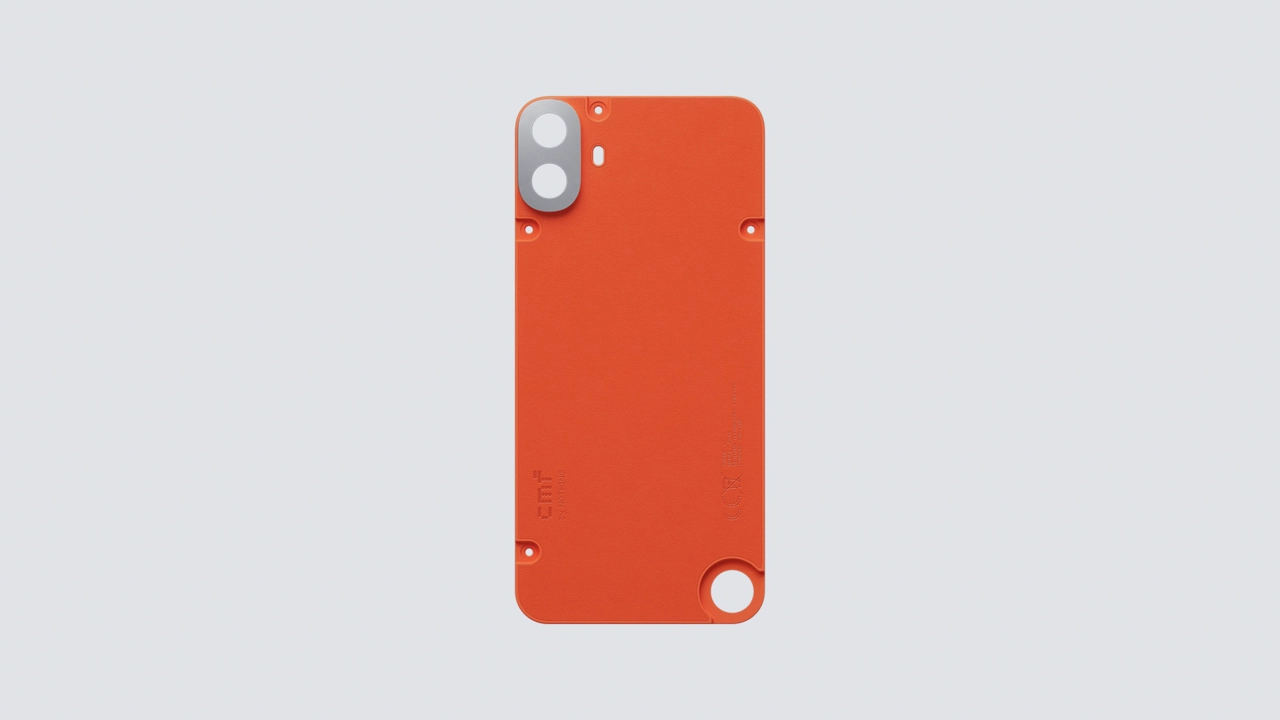 ناتینگ با انتشار تصاویر جدیدی که امکان اتصال لوازم جانبی به گوشی از‌طریق پیچ را به‌نمایش می‌گذارد، غیرمستقیم از طراحی ماژولار و عرضه‌ی زودهنگام CMF Phone 1 خبر می‌دهد.
