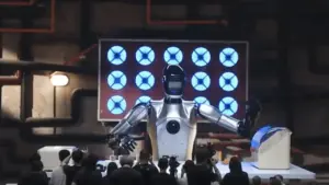 رونمایی از اولین ربات انسان‌نمای تمام‌منظوره چینی