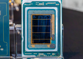 بسته بندی پردازنده Intel Clearwater Forest Xeon مشاهده شد