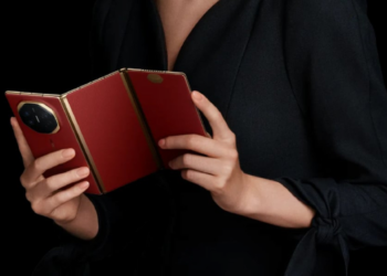 هواوی Mate XT Ultimate اولین گوشی تاشو سه‌نمایشگره‌ به زودی در بازار جهانی عرضه خواهد شد