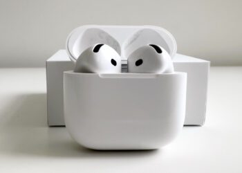 آیا AirPods 4 انتخاب مناسبی برای شماست؟