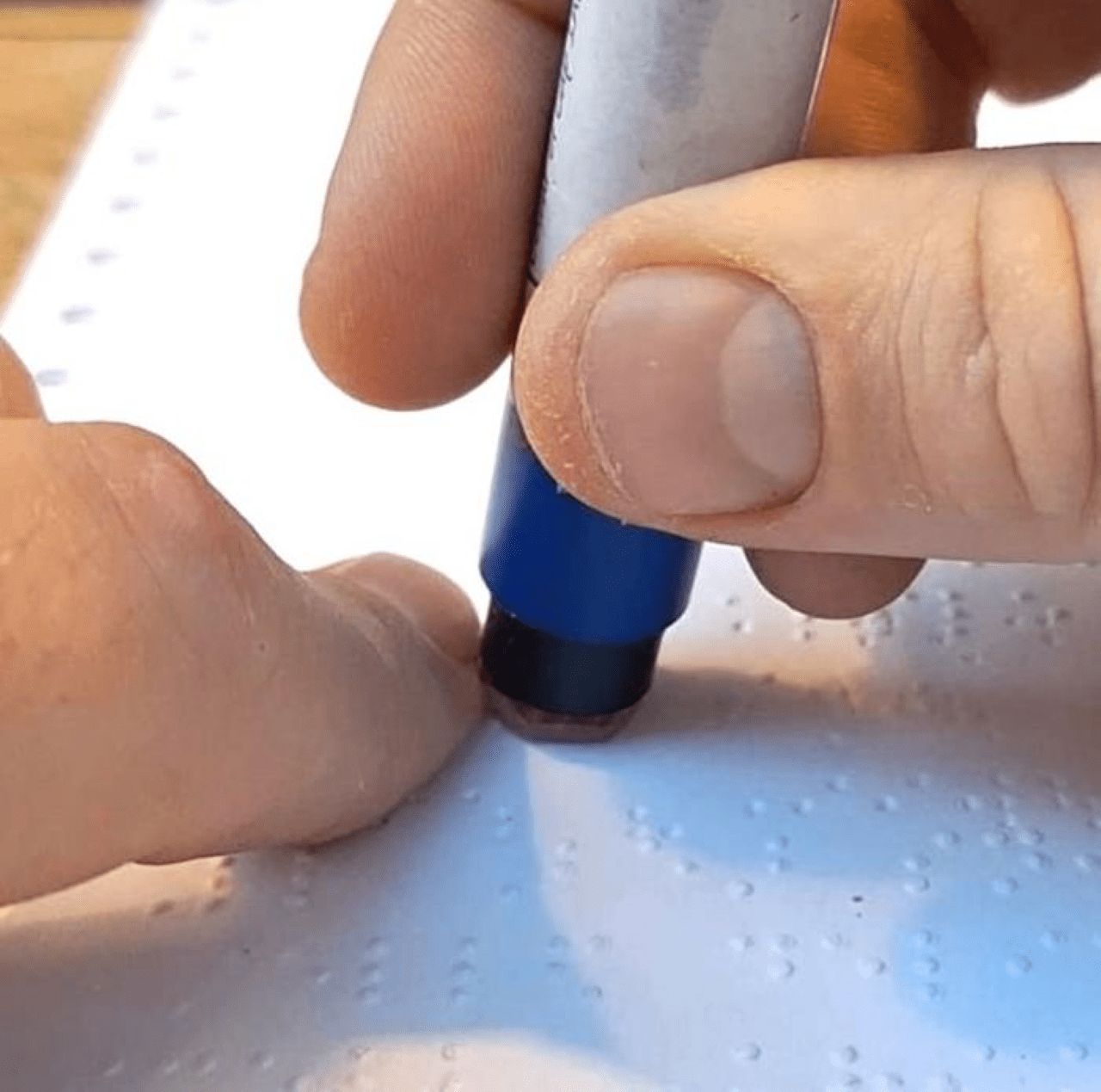 ابداع قلم هوشمندی که خط بریل را به متن انگلیسی تبدیل میکند