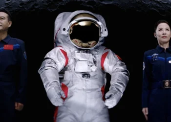 چین از باس فضایی ماه رونمایی کرد