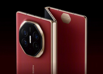 قیمت گوشی تاشو سه‌نمایشگره‌ی هواوی Mate XT به ۲۱۱۹۰ دلار رسید