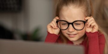 نیمی از کودکان جهان تا سال ۲۰۵۰ به نزدیک‌بینی مبتلا می شوند