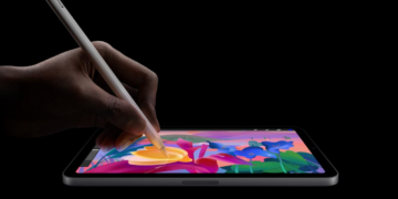 تأیید عدم تغییر سخت‌افزاری نمایشگر در کالبدشکافی iPad mini 7 برای رفع مشکل جلی اسکرولینگ