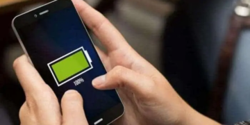 گوشی‌های هوشمند با بیشترین عمر باتری در سال ۲۰۲۴