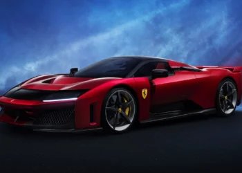 ابرخودروی هیبردی فراری F80 رسما رونمایی شد