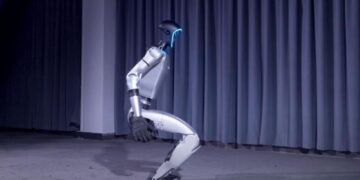 ربات انسان‌نمای G1 رکورد جدیدی در پرش ایستاده ثبت کرد