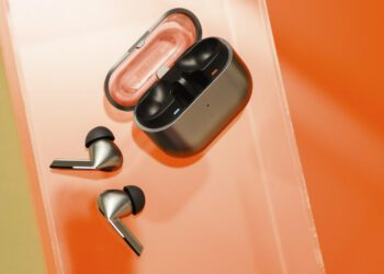 بررسی کامل Galaxy Buds 3 Pro سامسونگ; کیفیت صدای عالی با طراحی تکراری