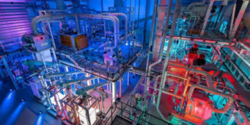 افتتاح اولین کارخانه بازیافت باتری مرسدس بنز در آلمان