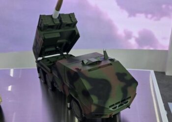 کره جنوبی پرتابگر موشکی رباتیک آبی خاکی خود را معرفی کرد