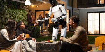 پیشرفت چشمگیر ربات Optimus تسلا در رویداد جدید