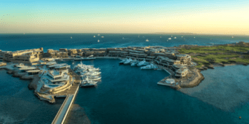 عربستان از جزیره لوکس Sindalah رونمایی کرد