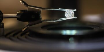 ذخیره‌سازی داده‌ها برای میلیون‌ها سال با استفاده از فناوری الماس