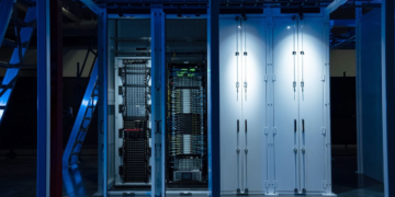 PowerEdge XE9712 نخستین رک سرور دل مجهز به پردازنده گرافیکی بلکول انویدیا