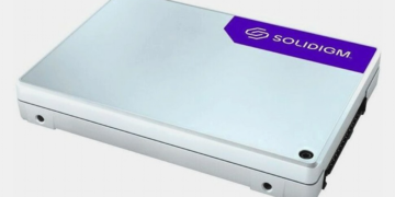 بزرگ‌ترین SSD جهان با ۱۲۲ ترابایت فضای ذخیره‌سازی رونمایی شد