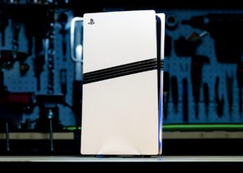 بررسی جامع PS5 Pro: آیا کنسول جدید سونی ارزش ۷۰۰ دلار را دارد؟