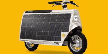 اسکوتر برقی Lightfoot مجهز به پنل خورشیدی معرفی شد