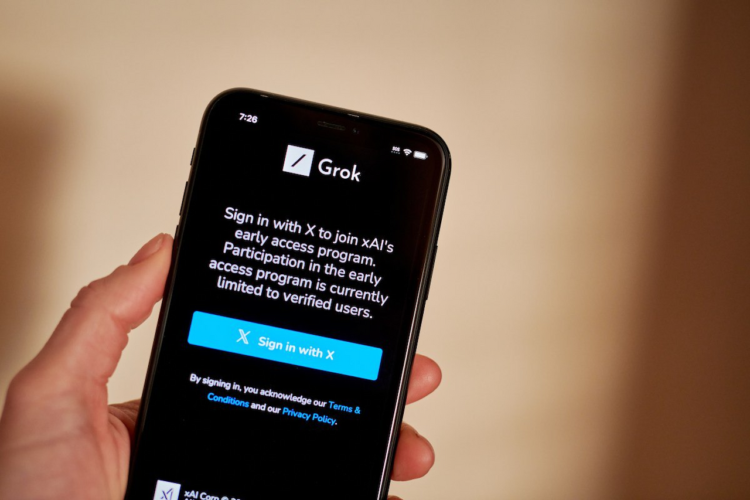 آغاز آزمایش اپلیکیشن مستقل iOS برای ربات چت Grok از سوی xAI