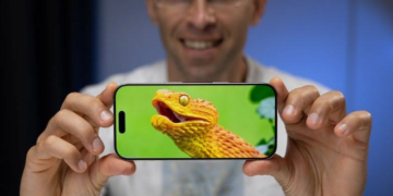 آیفون ۱۷پرو با فناوری نمایشگر جدید وارد بازار خواهد شد